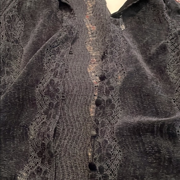 Zara lace button up long sleeve - Picture 3 of 3